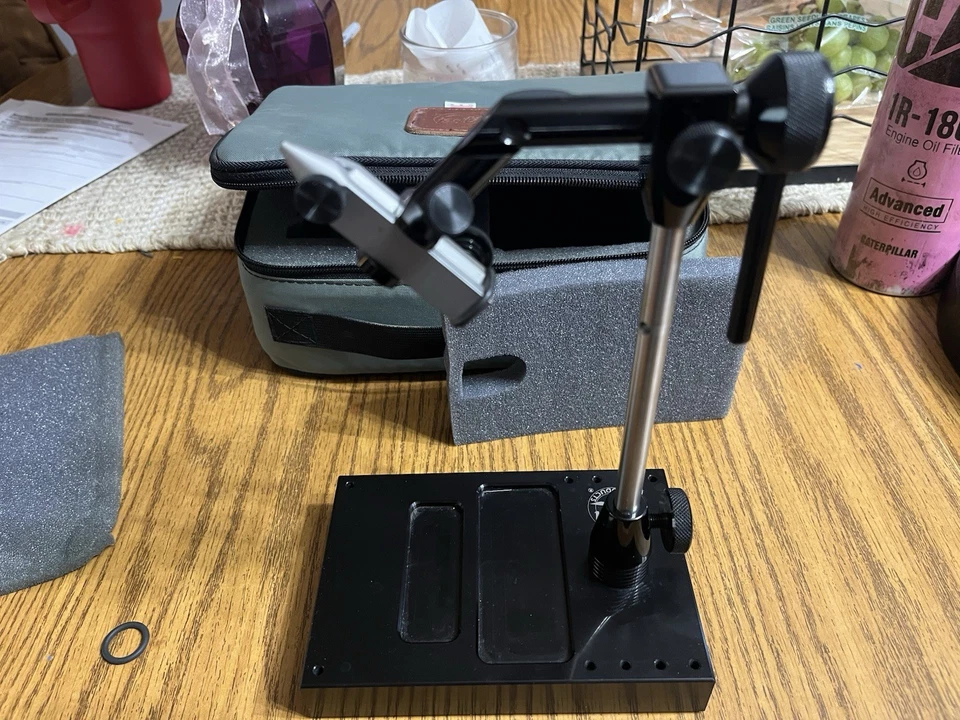 Tornillo para atar moscas Abel Supreme con estuche negro anodizado hecho en California Foto 3 de 4