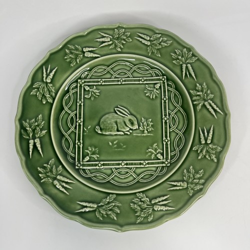Vintage Borallo Pinheiro 9.5 Inch Green Bunny Plate w/Carrots Made in Portugal