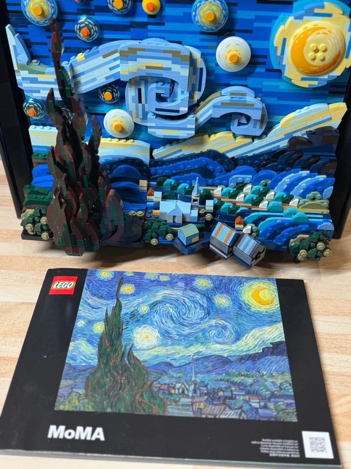 LEGO Ideas 21333 The Starry Night, photo 2 of 5