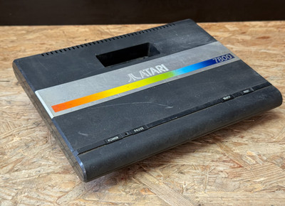 Spielkonsole ATARI 7800 ohne Zubehör Vintage