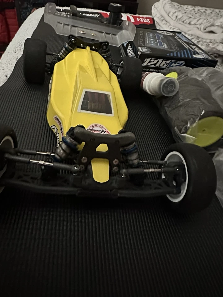 Team Associated 6.4d race buggy - Image 2 of 4