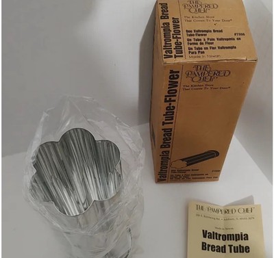 The Pampered Chef Valtrompia Bread Tube Flower #1550 NEW in Box