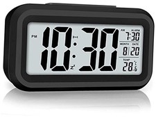 Digital Alarm Clock, Clock for Bedroom, Desk Clock Battery Operated, Black