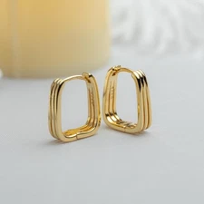 18 k Gold Square Hoop Earrings