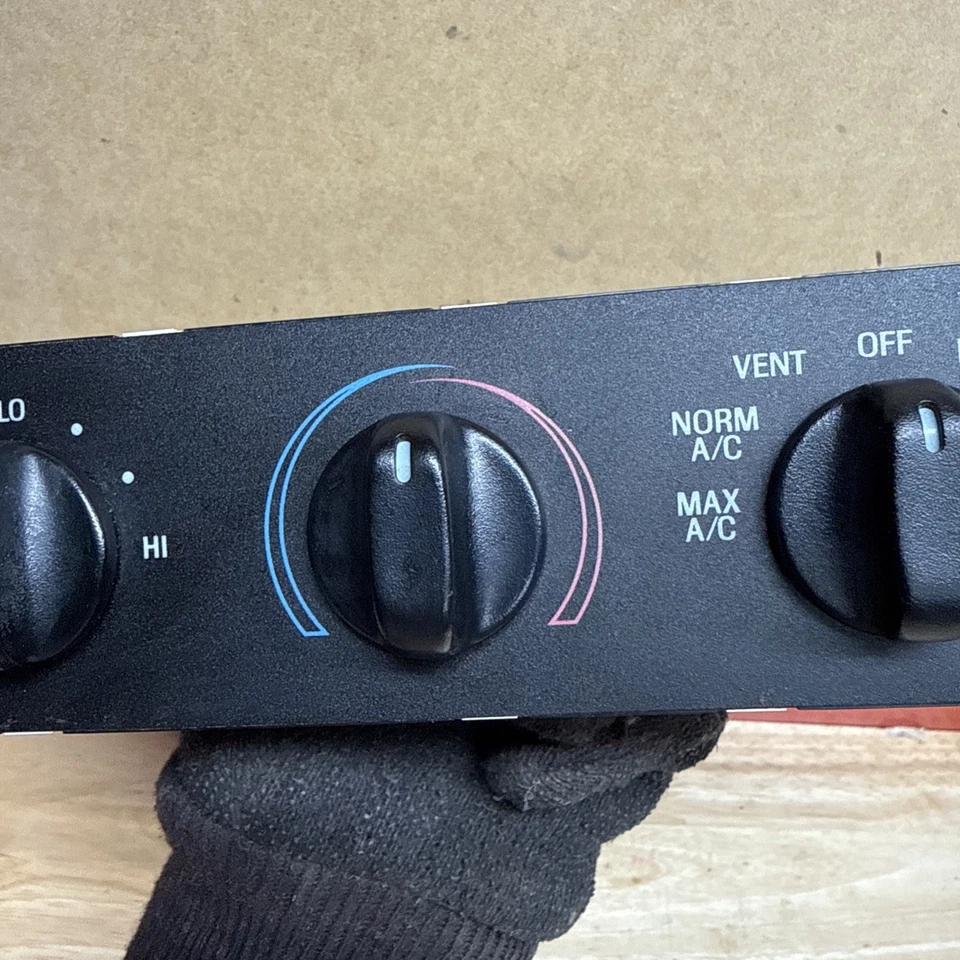 1998 to 2011 Ford Crown Victoria Marquis A/C Heater Climate Control - Image 3 of 4
