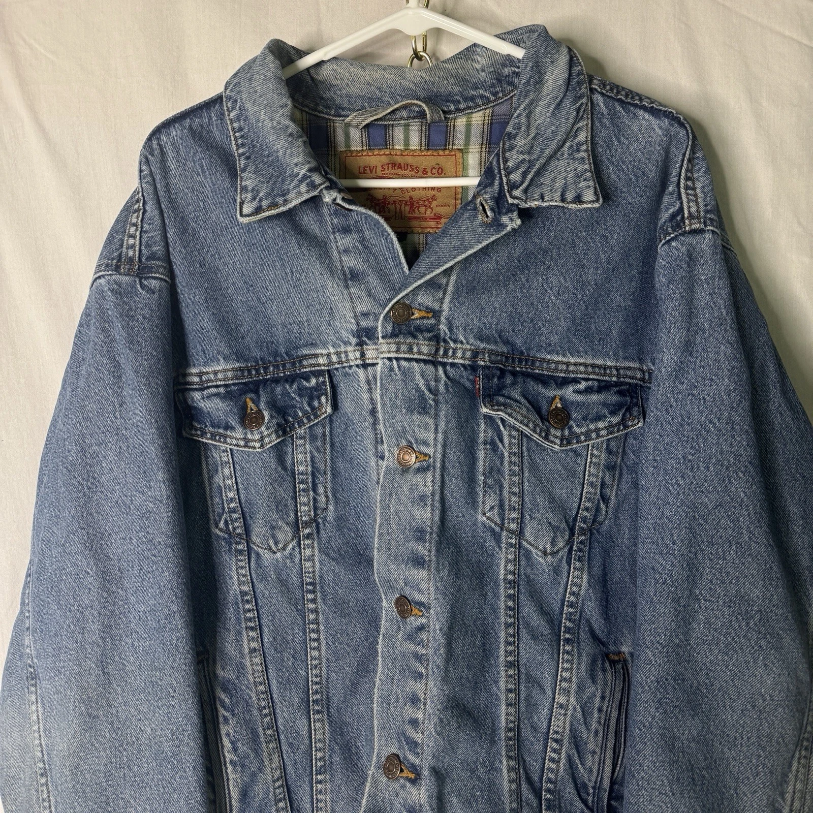 Vintage 1997 Levis Flannel Lined Denim Jacket Size Large Made in USA Jean Blue
