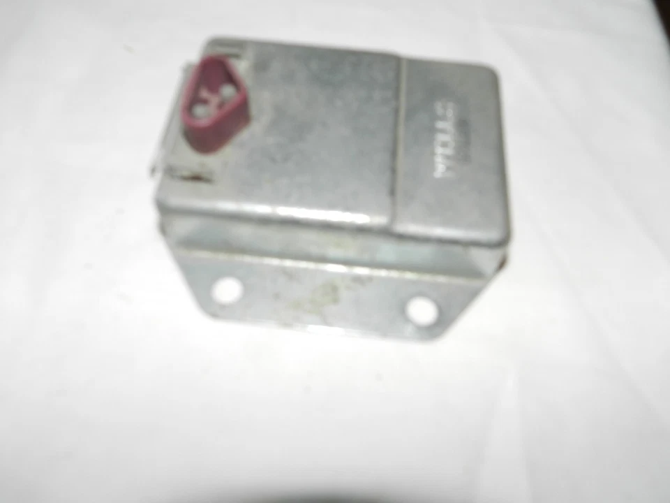 Внешний регулятор напряжения WELLS Dodge корпус A, B, E б/у - Изображение 3 из 4