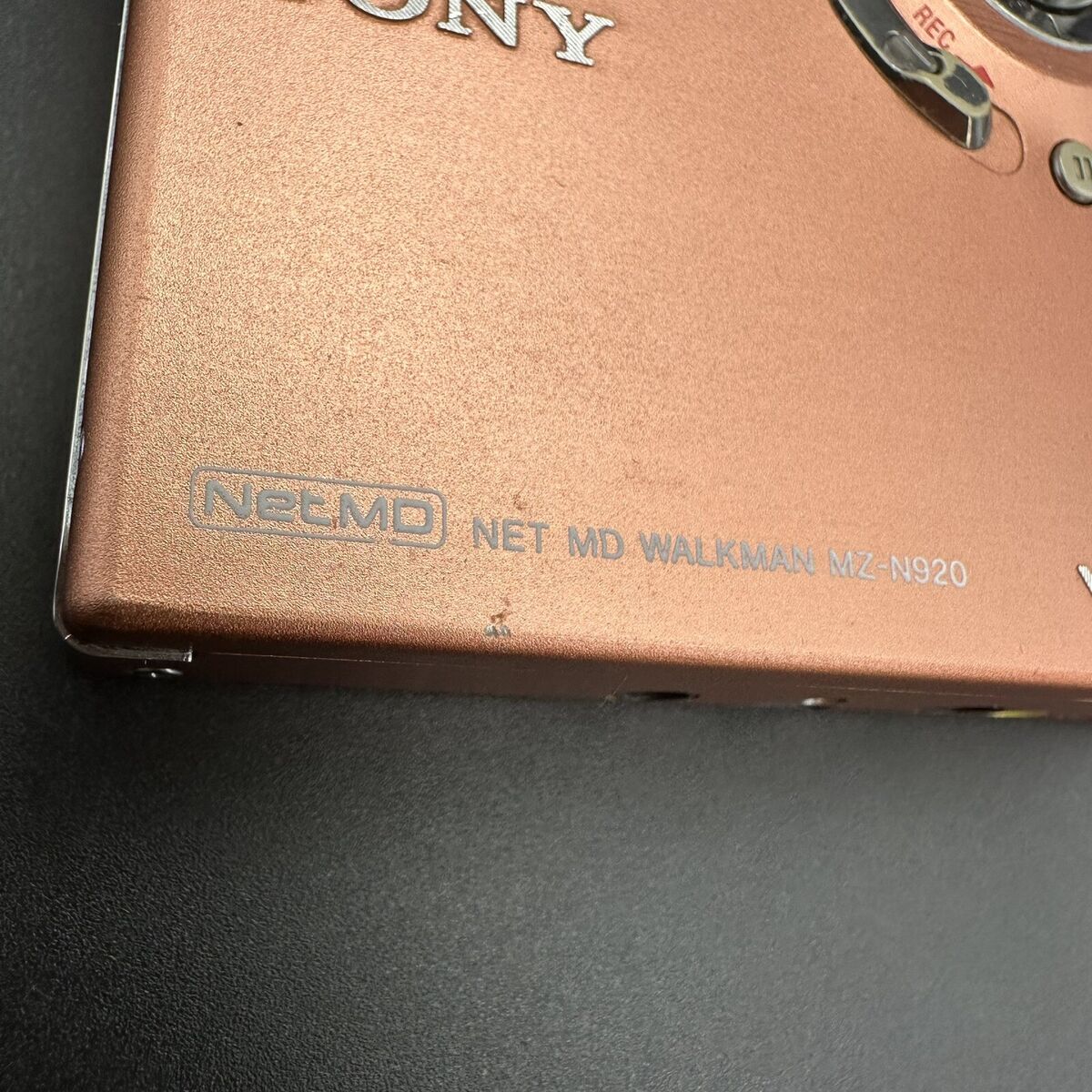 SONY MZ-N920 NET MD WALKMAN Pinkish orange Tested Working SONY MZ-N920 NET MD WALKMAN Pinkish orange Tested Working