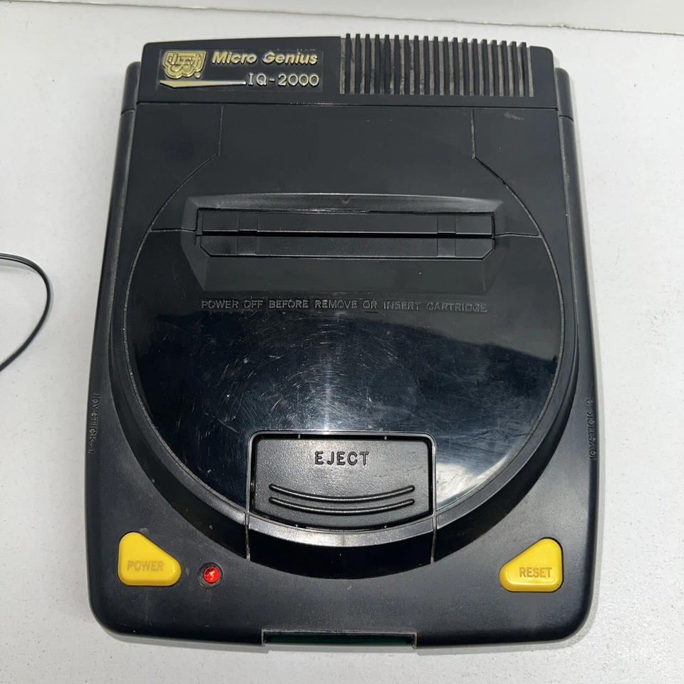 Micro Genius IQ-2000 con Controladores Juego y Cable/Falta Cable Av Sin Probar Foto 2 de 4