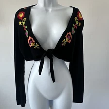 Cejon  Floral Embroidered Cropped Front Tie Top Boho Sz: M (b41)