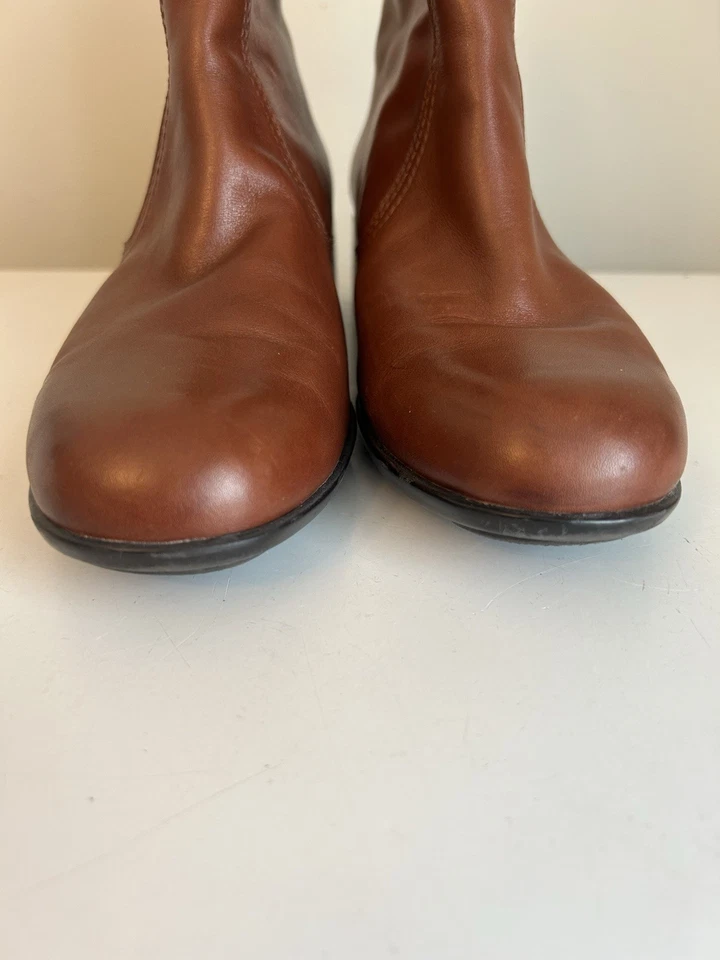 Botines Etienne Aigner para mujer talla 8 de cuero marrón con cremallera Foto 2 de 4