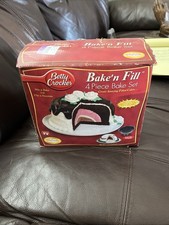 Betty Crocker Bake N Fill 4 Piece Bake Set NIB Box Shows Wear & Tear See Picture Betty Crocker Bake N Fill 4 Piece Bake Set NIB Box Shows Wear & Tear See Picture - Image 1