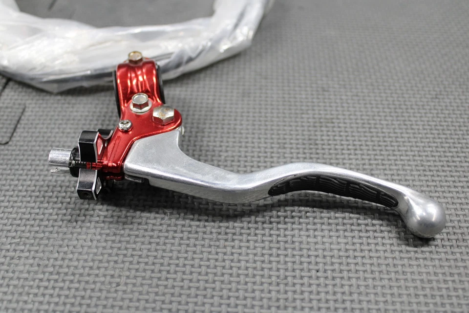 2001 HONDA CR250R TUSK EMBREAGEM ALAVANCA DE MONTAGEM EM POLEIRO E NOVO CABO FABRICANTE DE EQUIPAMENTO ORIGINAL 22870-KZ3-J20 - Imagem 2 de 4