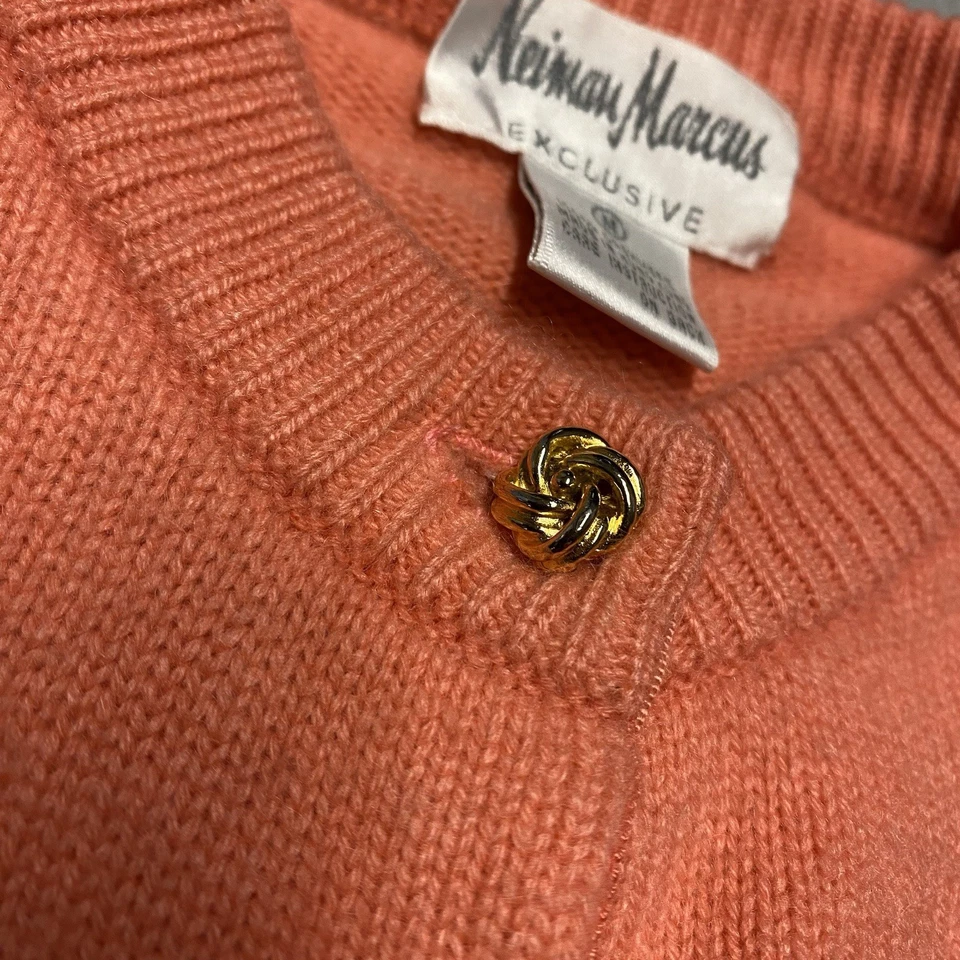 Neiman Marcus Cashmere Cardigan Sweater Womens M Coral Peach Gold Button Vintage - Image 3 of 4
