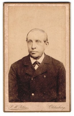 Fotografie P. M. Peters, Oldenburg, Innerer Damm 12, Porträt eines Mannes 