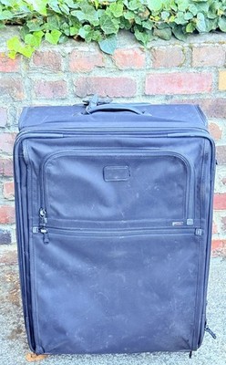 TUMI ALPHA 2 Expandable 24 Inch Upright Wheeled Luggage. Style