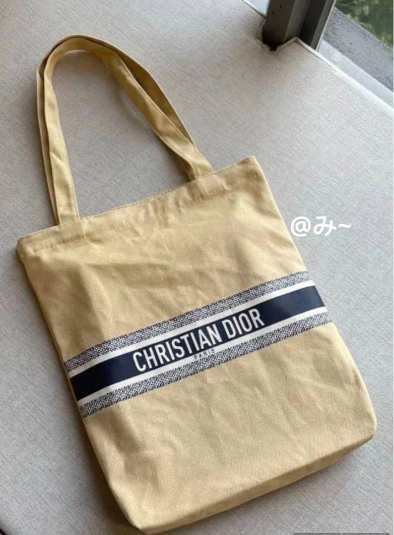 Sac fourre tout modèle Christian Dior DIORIVIERARiviera 2023 nouveauté du Japon F/S neuf
