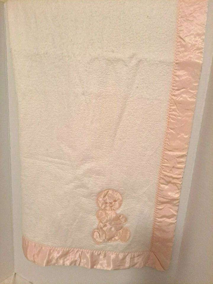 Manta de bebé blanca acrílica vintage Chatham apliques de oso con adornos rosas de colección 42"x48" Foto 2 de 4