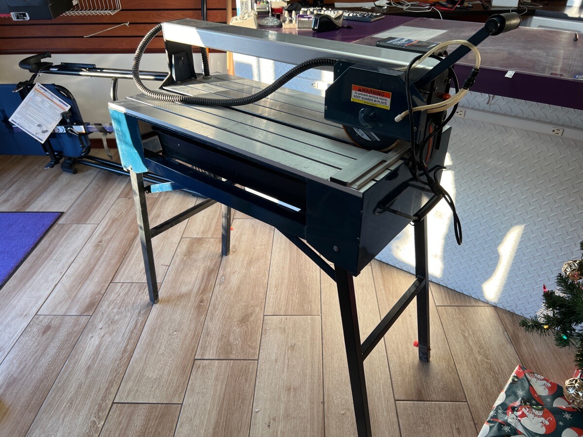 *LOCAL PICKUP ONLY* Chicago Electric 7" Bridge Tile Saw W/ Foldable