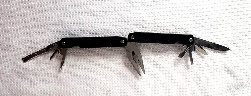 Multi Tool black 8 in 1 Folding Pocket Tool Stainless Steel pliers No case