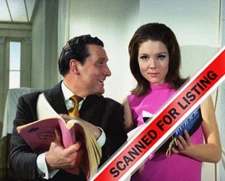 JAMES BOND / AVENGERS GIRL Dianna Rigg & Patrick Macnee 8x10 PHOTO #2303