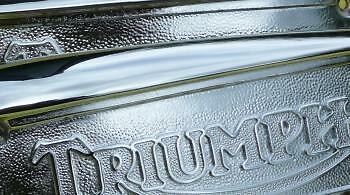 Tank Badges, Triumph T120, TR6, T140 1967-70, Chrome, 82-9700 82-9701 - Picture 6 of 8