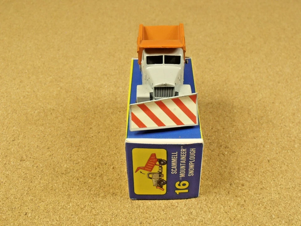 OLD VINTAGE LESNEY MATCHBOX # 16 SCAMMELL MOUNTAINEER SNOWPLOW ORIGINAL BOX GPW - Image 3 of 4