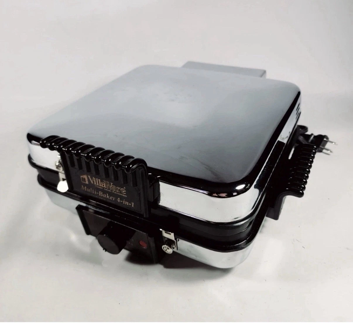 VillaWare Multi-Baker 4-in-1 Deep Belgian Waffler, Flat Griddle, Rib Grill 8550