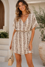 All In Favor Mini Dress Womens M Tan Wrap V-Neck Animal Short Sleeve Ladies EUC