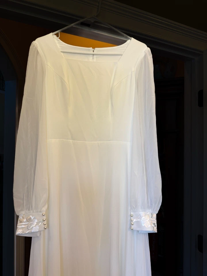 Vestido de Boda Modesto Chifón Línea A Encaje Espalda y Botones - Mangas Largas Novia Nuevo Foto 4 de 4