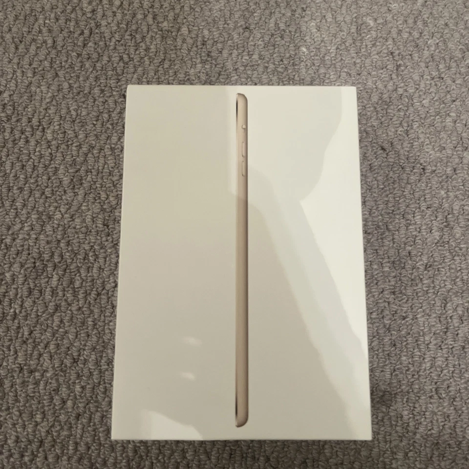 Apple iPad Mini 3 64GB in gold good condition - Image 2 of 4