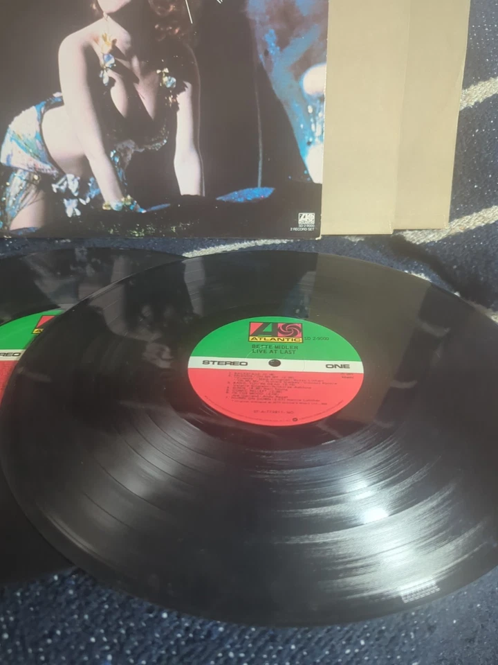 BETTE MIDLER - LIVE AT LAST  EX/MINT DOUBLE VINYL LP / FIRST PRESSING USA/INNERS - Image 2 of 4