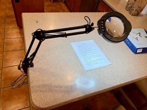 12X Verre grossissant avec lumière & support 84 LED Lampe de bureau réglable pour la lecture Cr