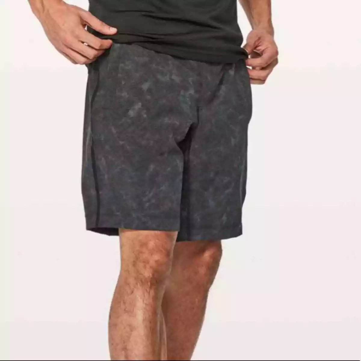 Lululemon Pace Breaker Reflective Shorts 9 Inch Men s Sz Small 9