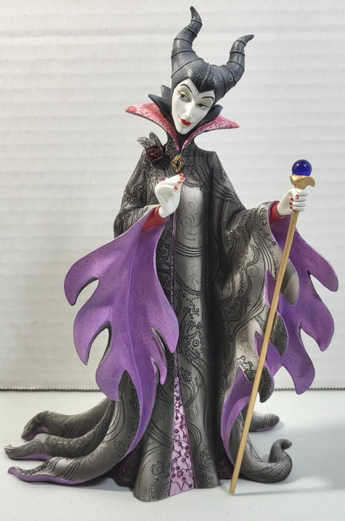 Disney Showcase Maleficent Figurine Couture De Force Enesco