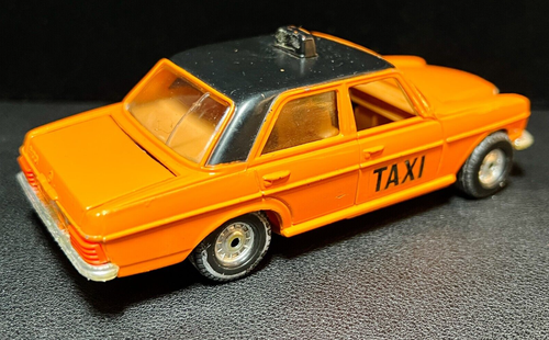 Vtg Corgi Mercedes-Benz 240D Orange Taxi #411 DieCast Man Cave Collectible Desk - 第 7/11 張圖片