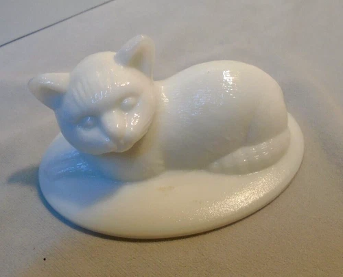 Westmoreland Milk Glass Cat Covered Dish 2.5" Tall 5" Across LID ONLY Vintage