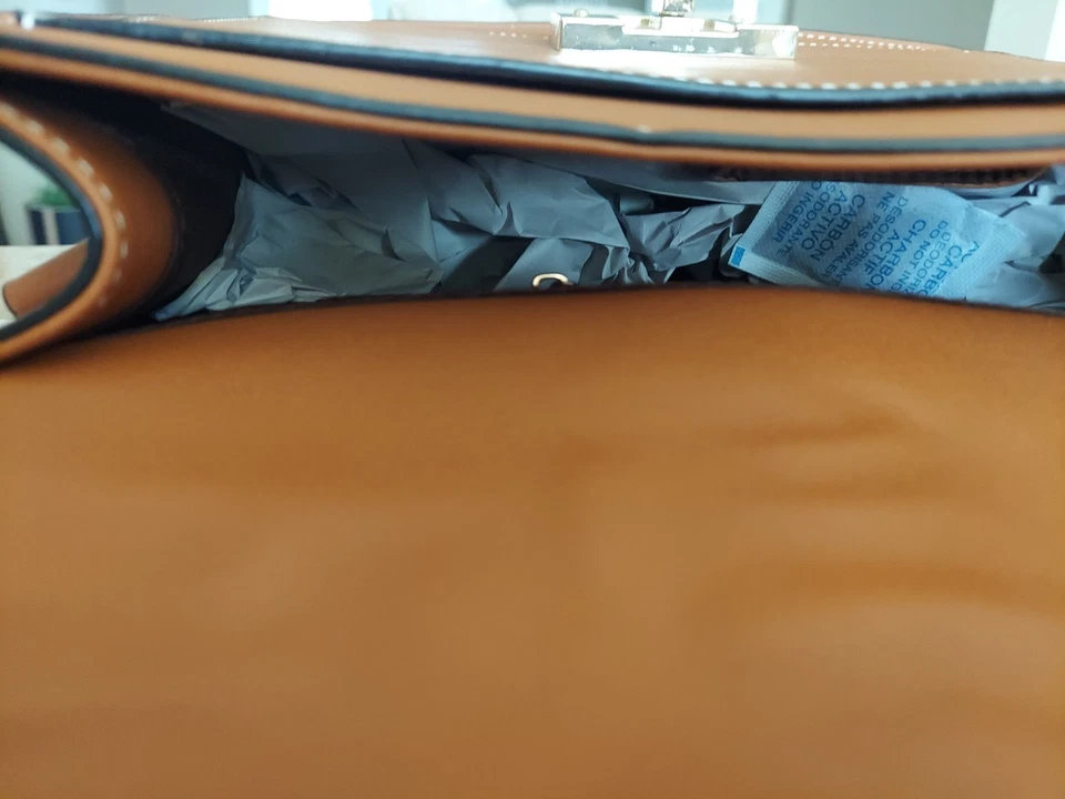 SCARLETON LOS ANGELES КОРИЧНЕВЫЙ СРЕДНИЙ СУМКА С БЕЖЕВЫЙ / ЧЕРНАЯ ПОЛОСА, ПЫЛЕЗАЩИТНЫЙ ЧЕХОЛ НОВЫЙ - Изображение 2 из 4