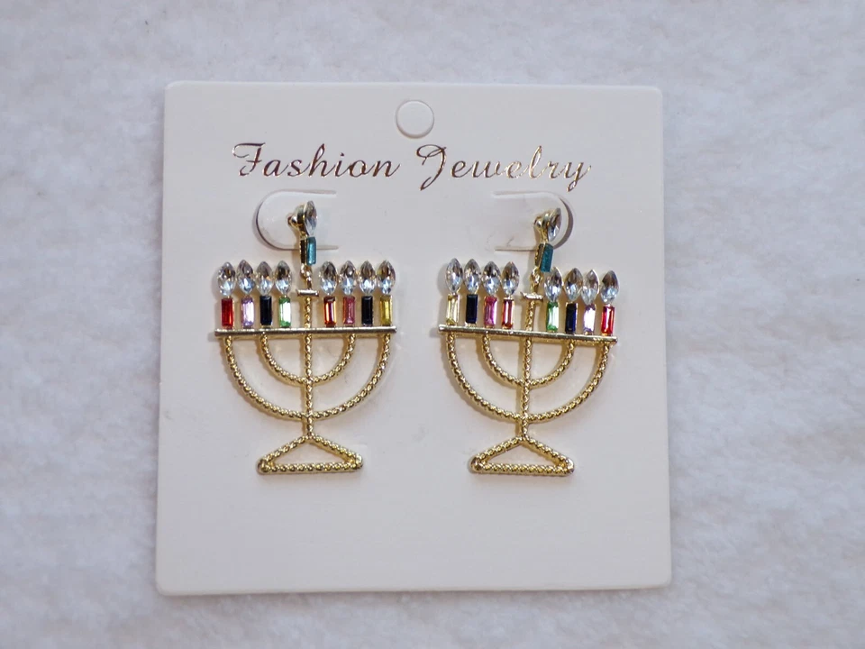 Pendientes de poste de diamantes de imitación Hanukkah Menorá de oro Foto 2 de 4