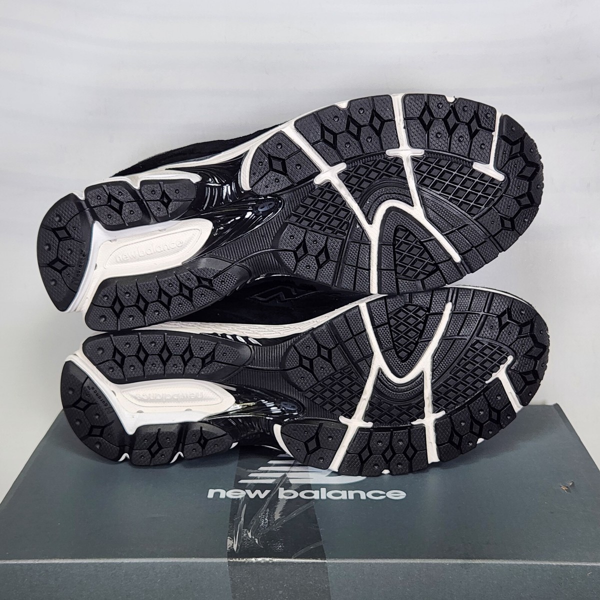 Size 8.5 - New Balance 2002R - Black / Phantom / Gunmetal 