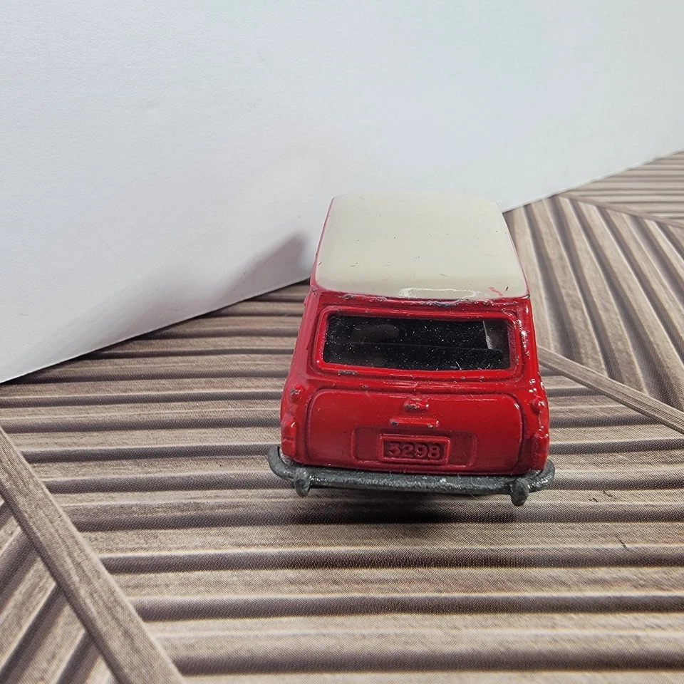Tomy Tomica No. F8 BLMC Mini Cooper S - Image 4 of 4