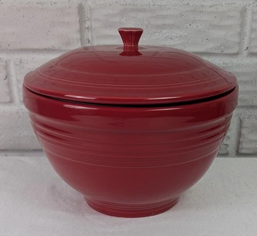 Fiesta Scarlet Covered Serving Baking Bowl 9-5/8" With Lid HLC USA