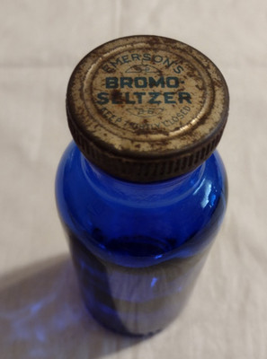 VTG EMERSON COBALT BLUE BROMO SELTZER BOTTLE WITH LID 5'' HIGH EMBOSSED AT BOTTOM