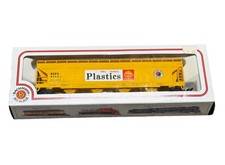 Bachmann HO Scale 17534 Bachmann 56' Center Flow SHELL OIL PLASTICS Hopper Car
