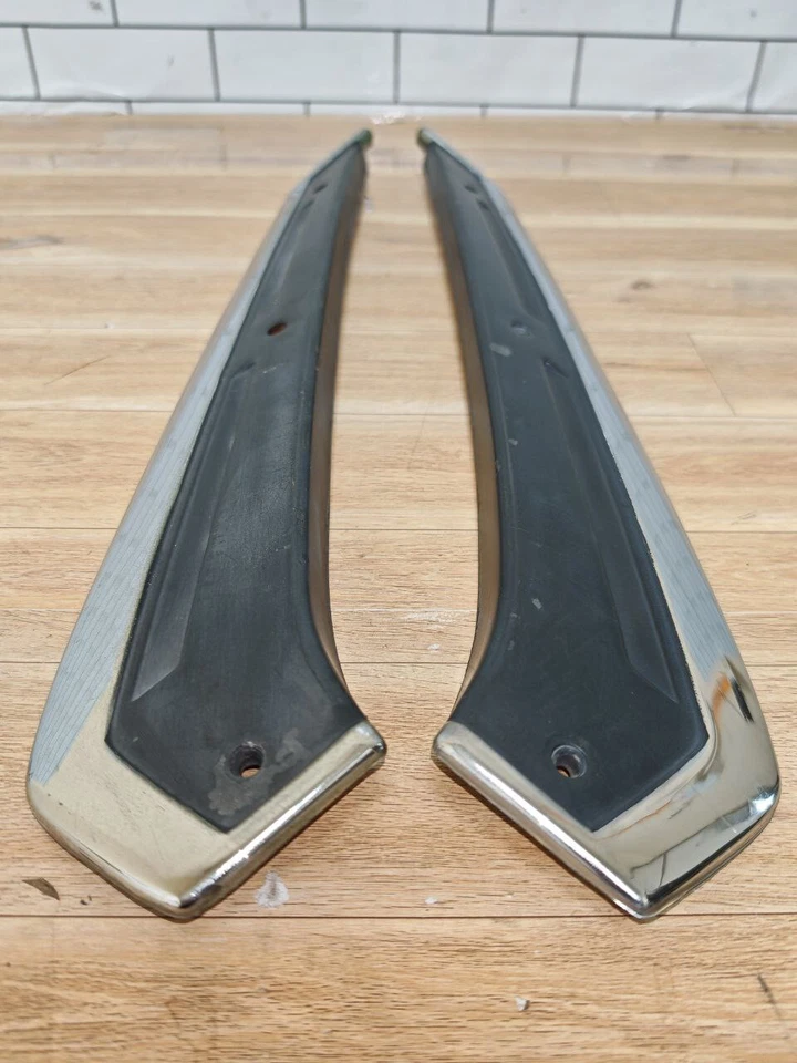 Nissan Datsun Sunny 210 B310 Sedán Lado Trasero Cromo C Pilar Decoración Par Usado Foto 2 de 4