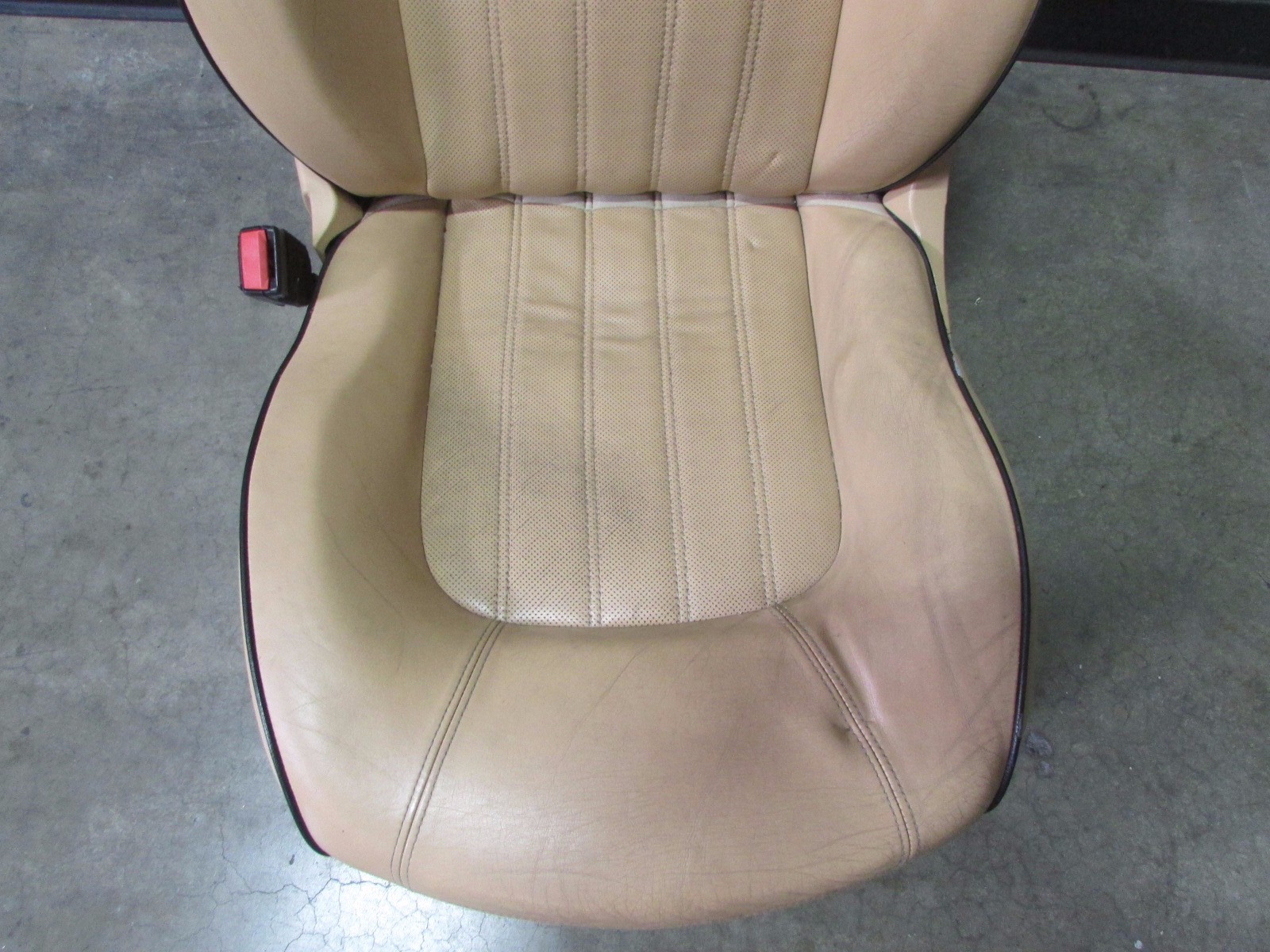 Maserati Quattroporte, LH, Left Front Seat, w/ Table, Beige, Used