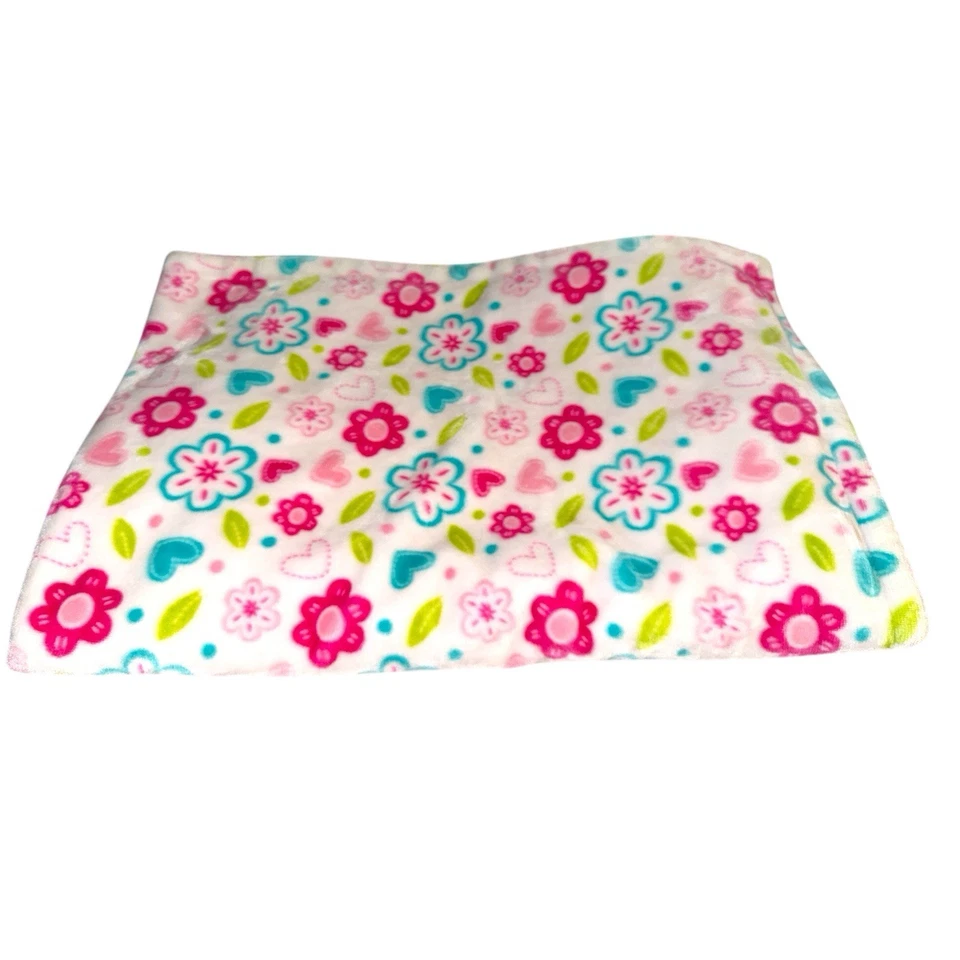 Manta de bebé floral Little Miracles blanca rosa verde azulado flores corazón felpa Costco Foto 2 de 4