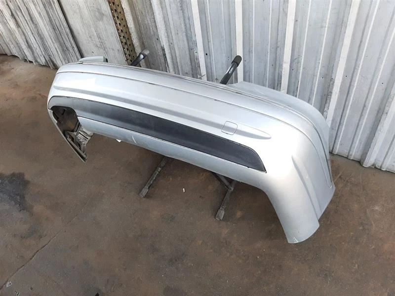 Mercedes 209 CLK550 Rear Bumper AMG Sport Type 2098855725 Foto 2 de 4