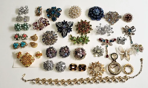 Vintage Costume Jewelry Lot Rhinestone, Pearls, Brooches, Pins, Earrings L@@K!!