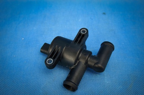 Audi VW Wasser-Magnetventil 4H0121671D - Bild 2 von 3